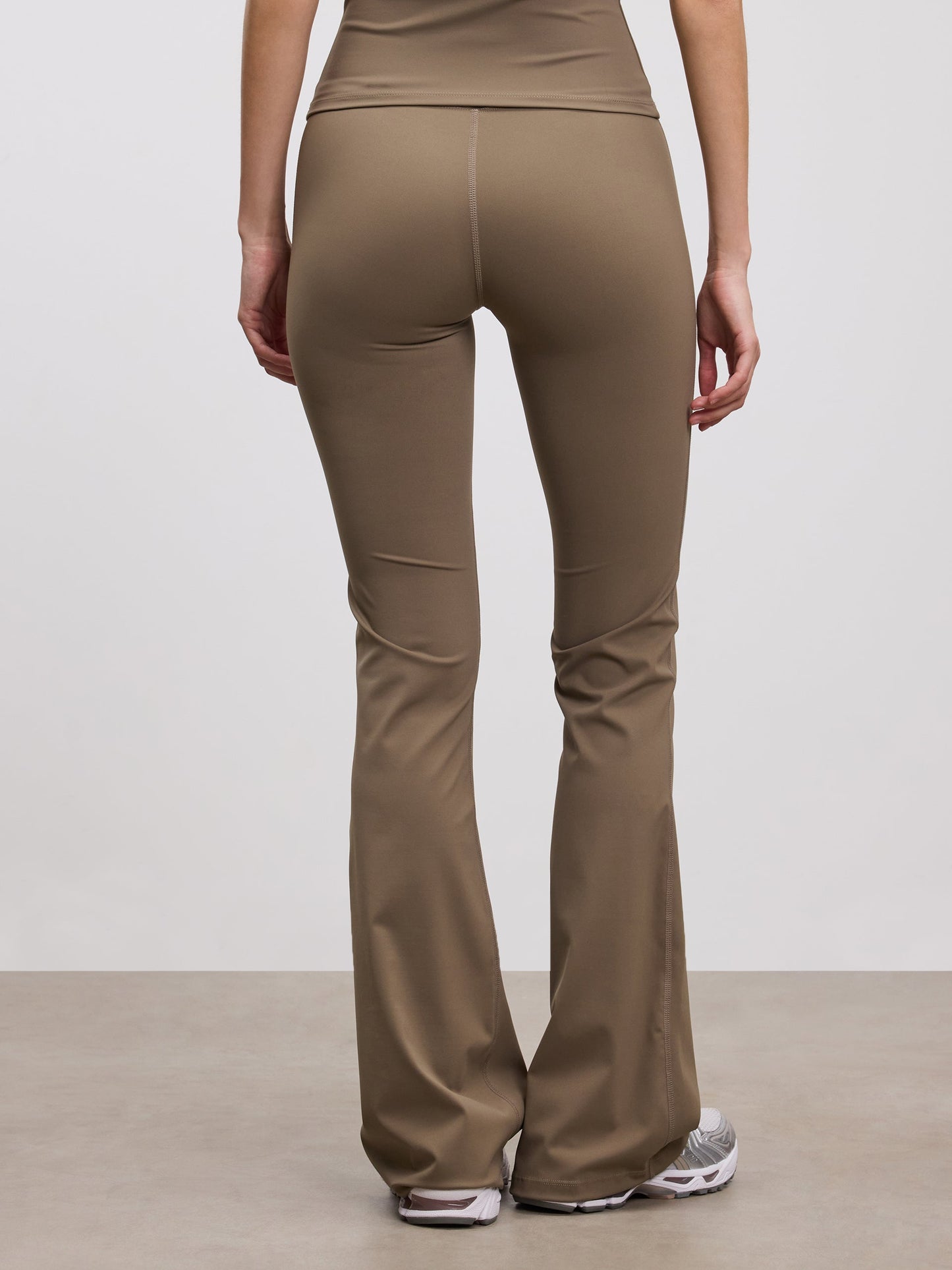 Womens Active Flared Legging in Taupe