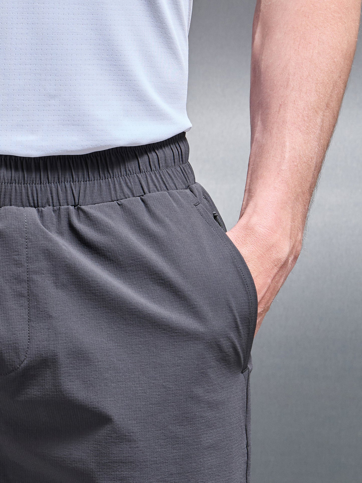 Active Technical Short in Grey
