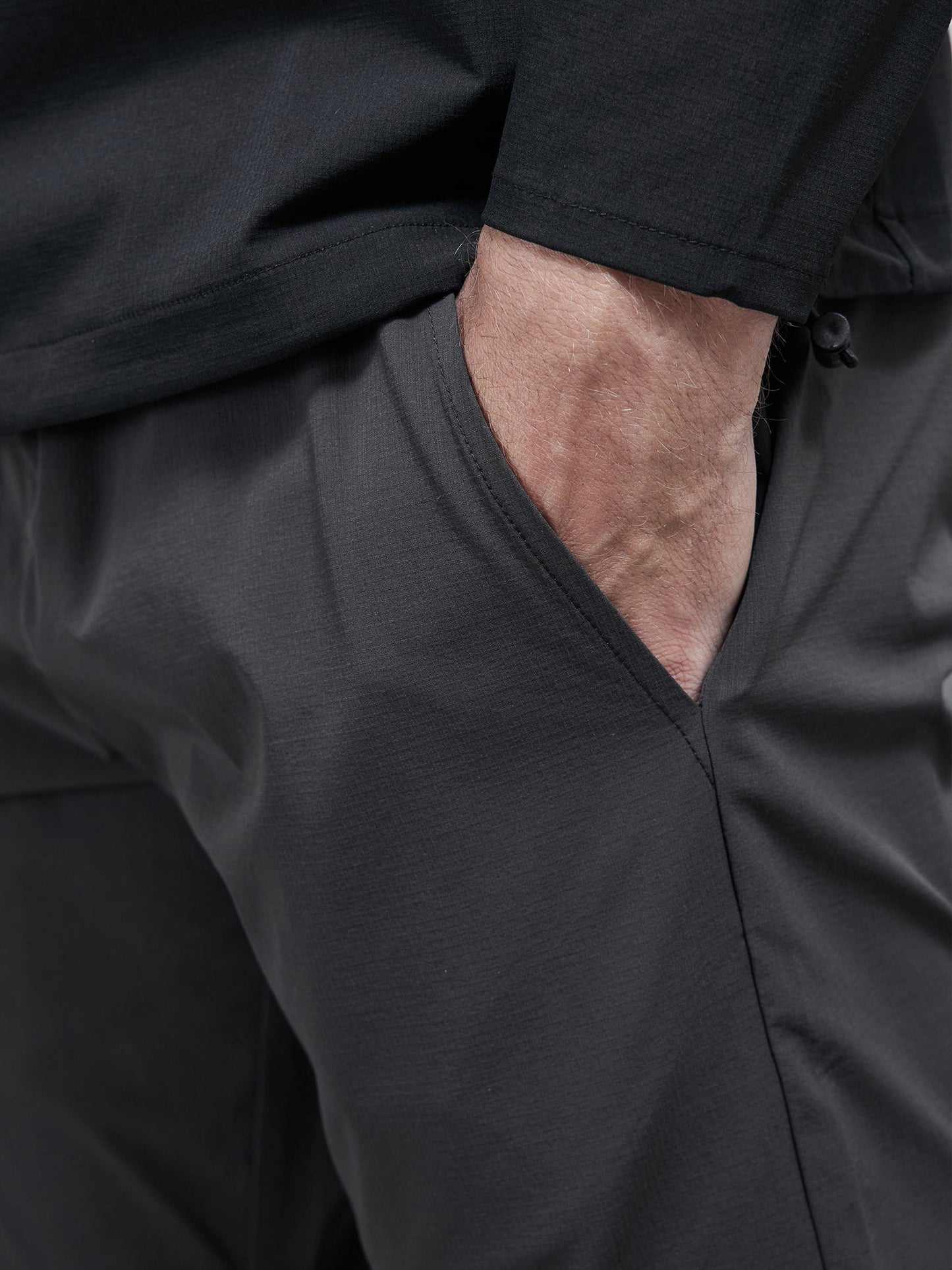 Active Technical Cuffed Trackpant in Grey