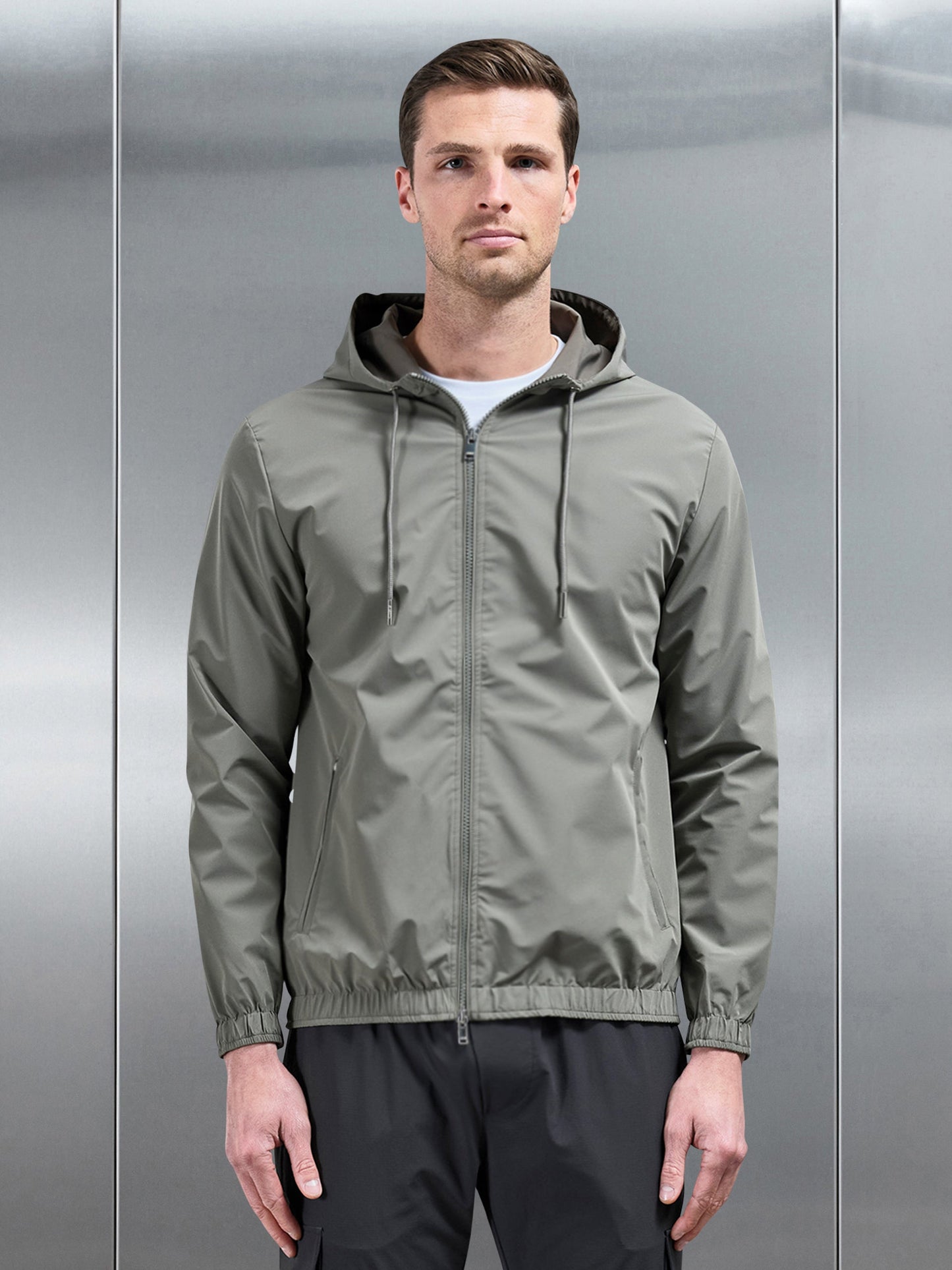 Shell Windbreaker in Olive